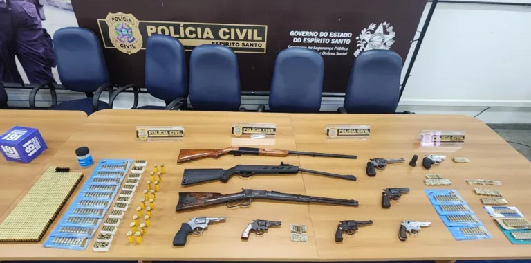 Pai e filho são presos por vender armas e munições para criminosos no ES