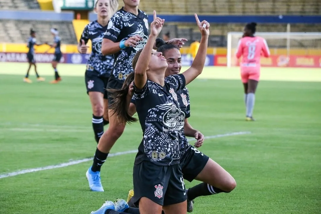 Time feminino do Corinthians estreia com vitória na Libertadores após adiamento