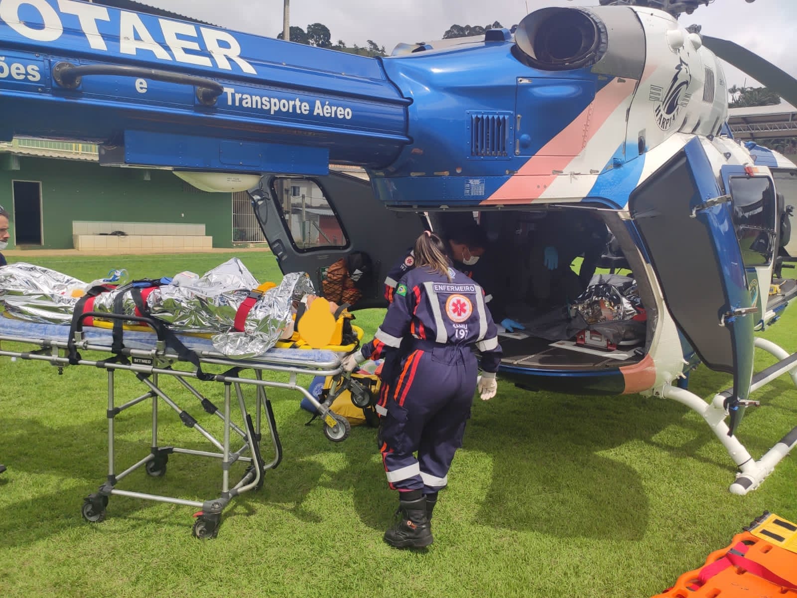 Jovem e adolescente ficam gravemente feridos após acidente com bicicleta no ES