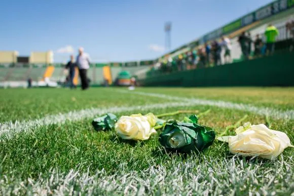 Neto se despede do futebol 'feliz com vitórias e derrotas que fizeram amadurecer'