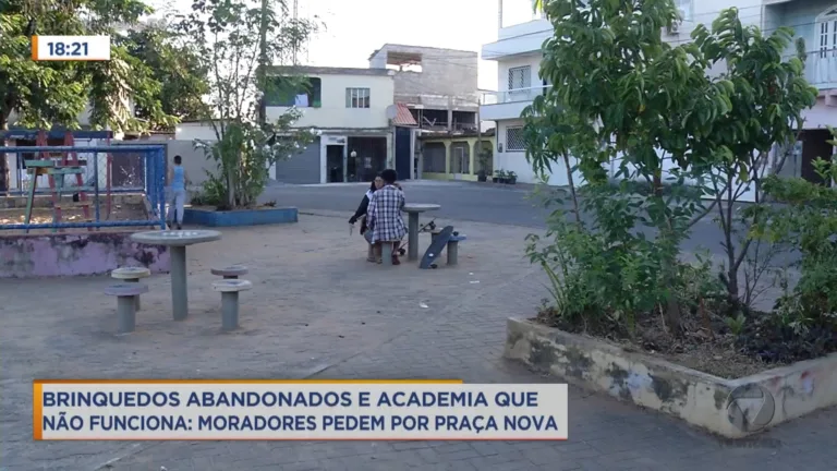 Brinquedos e academia abandonados na Serra