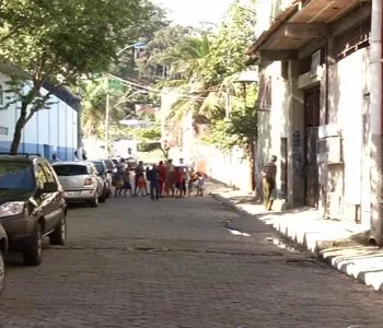 Pais buscam alunos em escola após suposto toque de recolher em Vila Velha