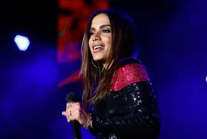 Anitta fala sobre troca de idiomas: Minha cabeça vai pifar