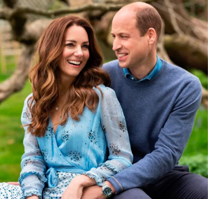 Kate Middleton usa colar de mais de R$ 67 mil em foto de comemoração de 10 anos de casamento