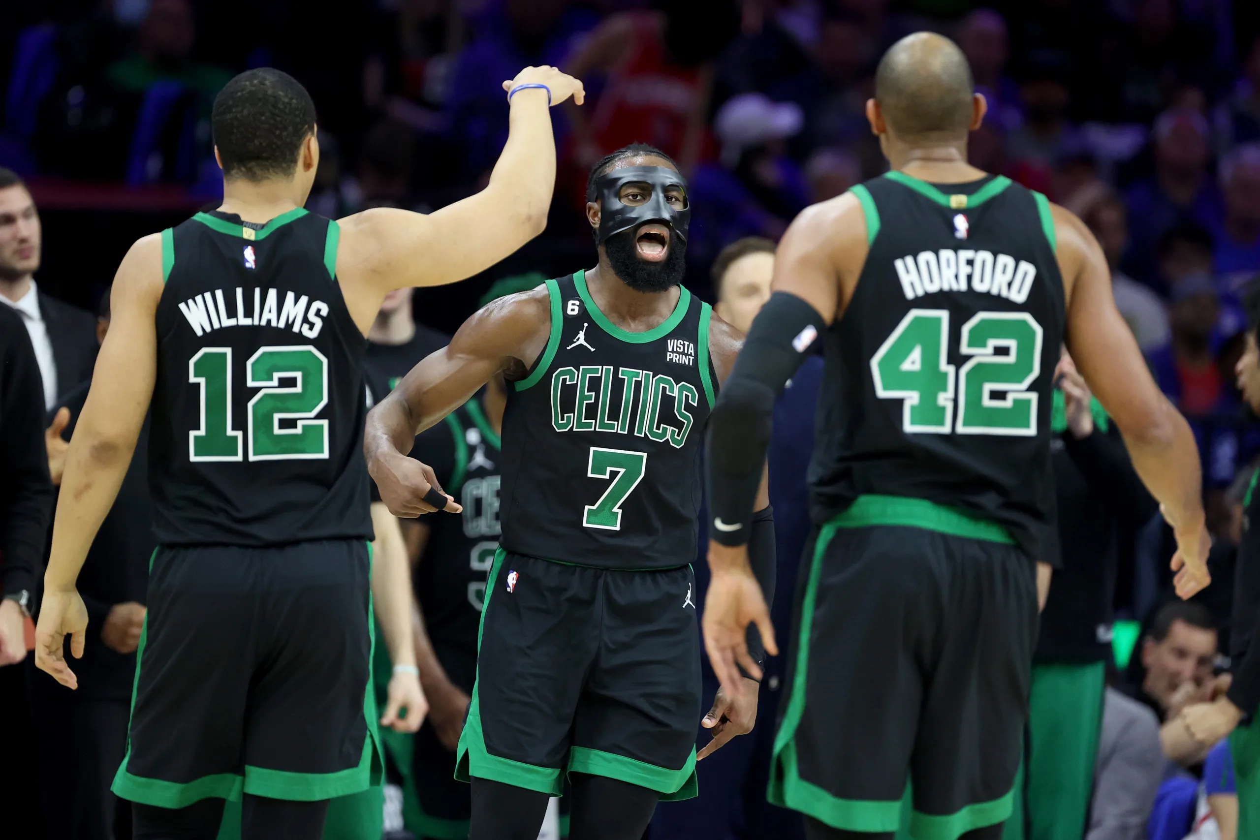 Celtics vencem 76ers na Filadélfia e obtém virada  na série dos playoffs da NBA