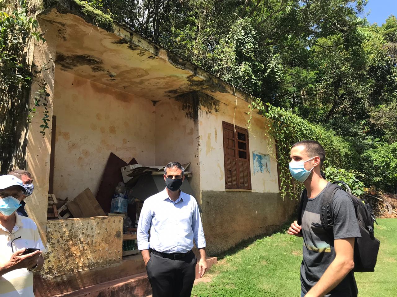 Equipe do Sesc visita sítio histórico ferroviário de Domingos Martins