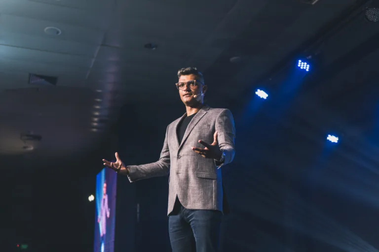 Fenômeno da internet, Tiago Brunet se apresenta em Vitória nesta sexta-feira