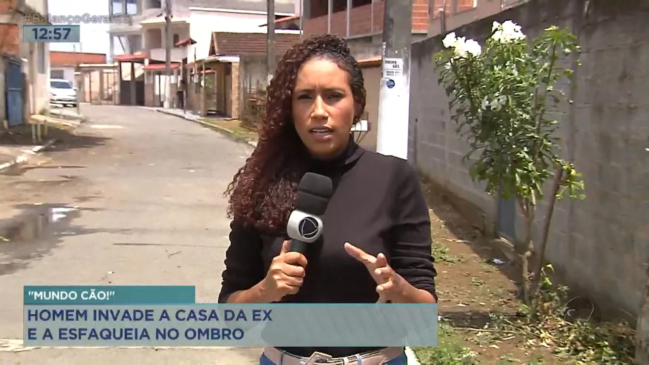 Mulher tem a casa invadida pelo ex e é esfaqueada