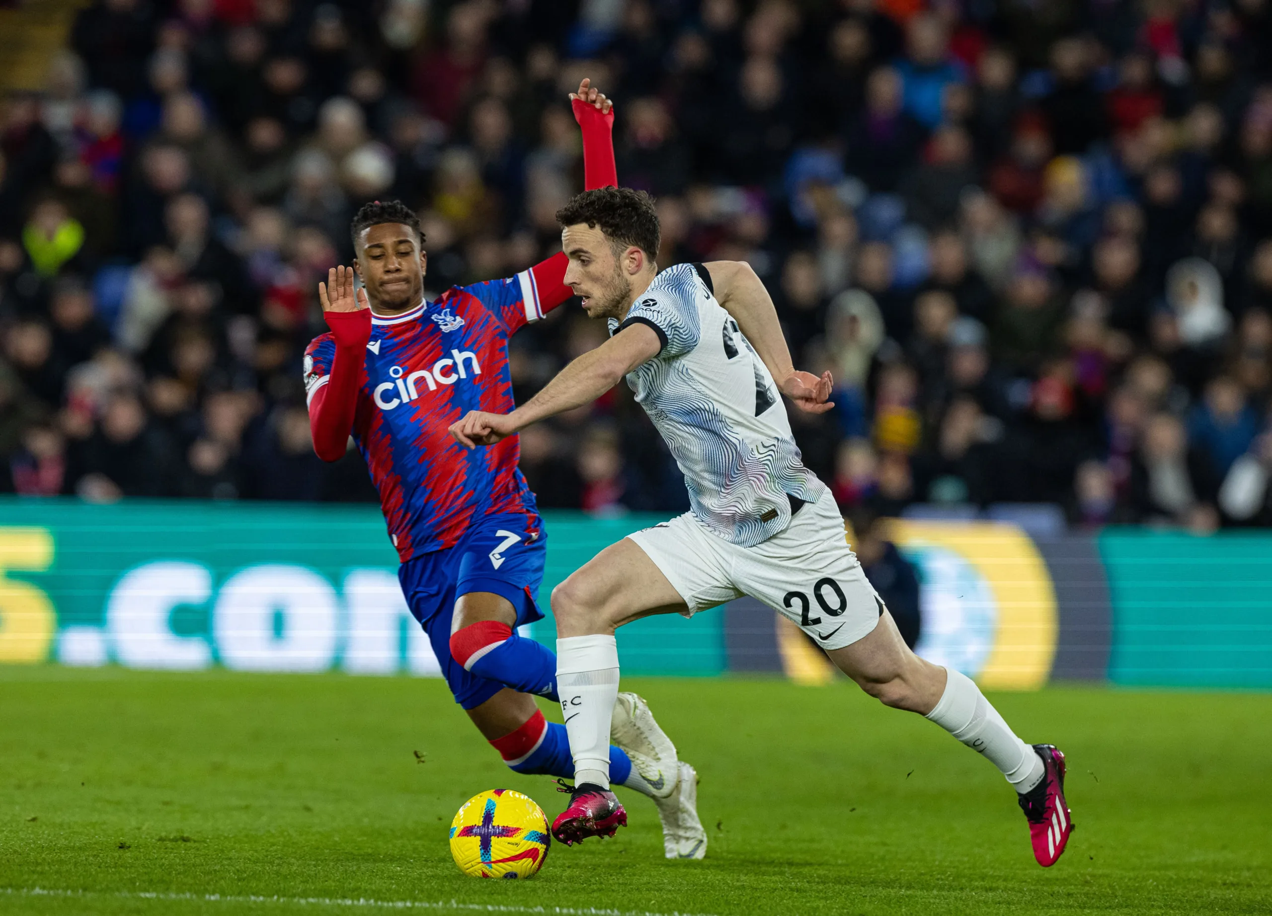 Liverpool mostra abatimento e só empata com o Crystal Palace no Campeonato Inglês