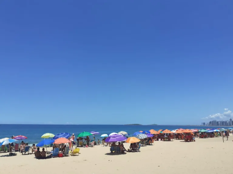 Será que vai dar praia? Confira a previsão do tempo para o fim de semana no ES