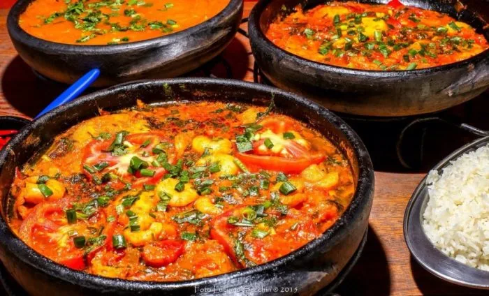 Receita de moqueca capixaba com dendê gera polêmica: "É peixada"