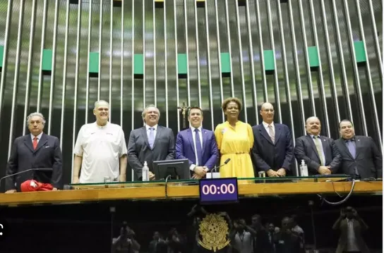 Câmara dos Deputados homenageia centenário da seleção brasileira de basquete