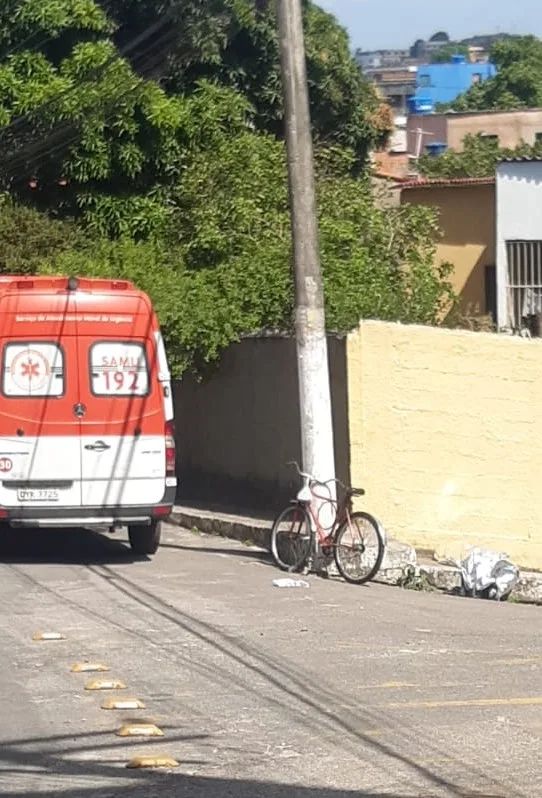 Ciclista morre após perder o controle da bicicleta e bater em muro em VV