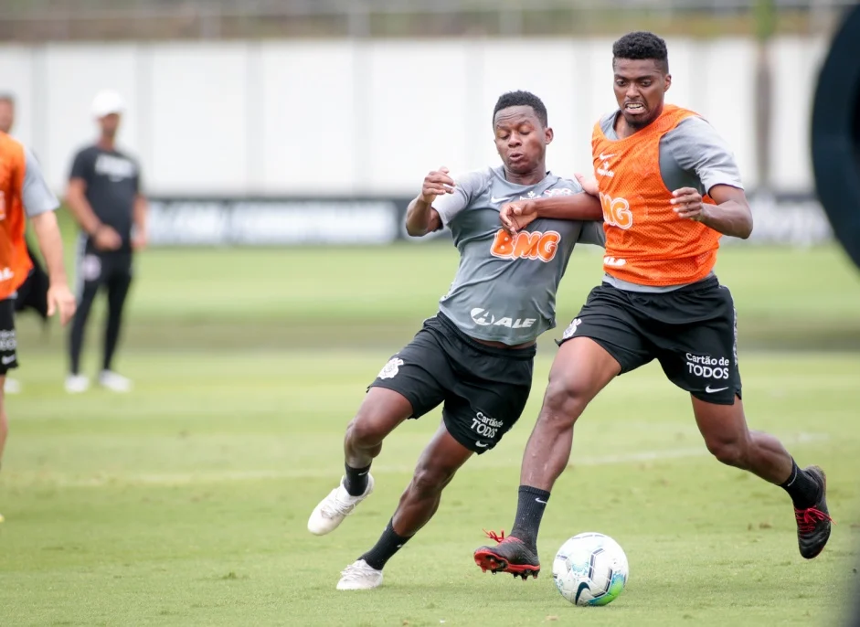 Sem Gabriel e Vital, Mancini pode ter Jemerson e Cazares contra o Flamengo