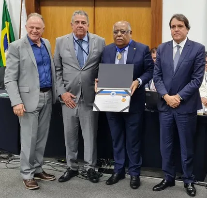 Benedito Gonçalves recebe homenagem no ES em encontro de presidentes de tribunais