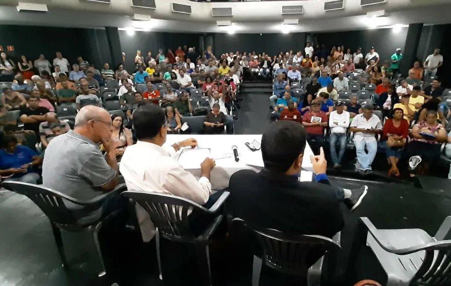 Prefeitura anuncia abono de R$ 2,1 mil para professores de Vila Velha