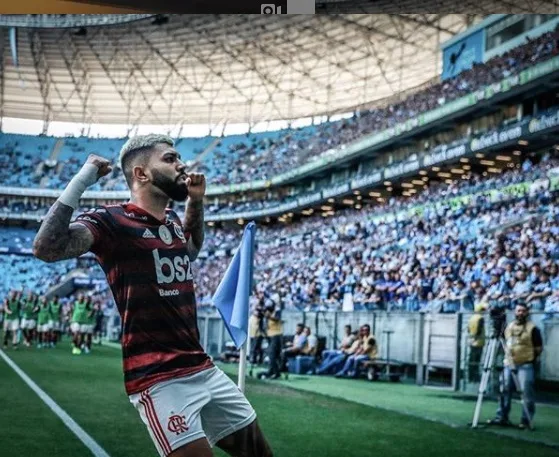 Gabriel admite 'balançar' por torcida, mas não garante permanência no Flamengo