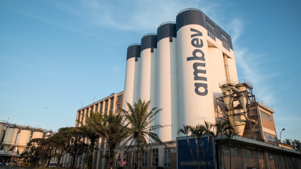 Ambev abre as inscrições para programas de estágio e trainee