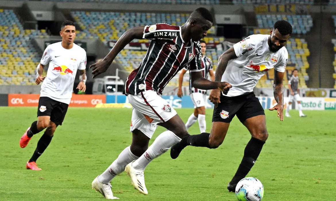 Fluminense só empata com o Bragantino em casa e perde chance de entrar no G4