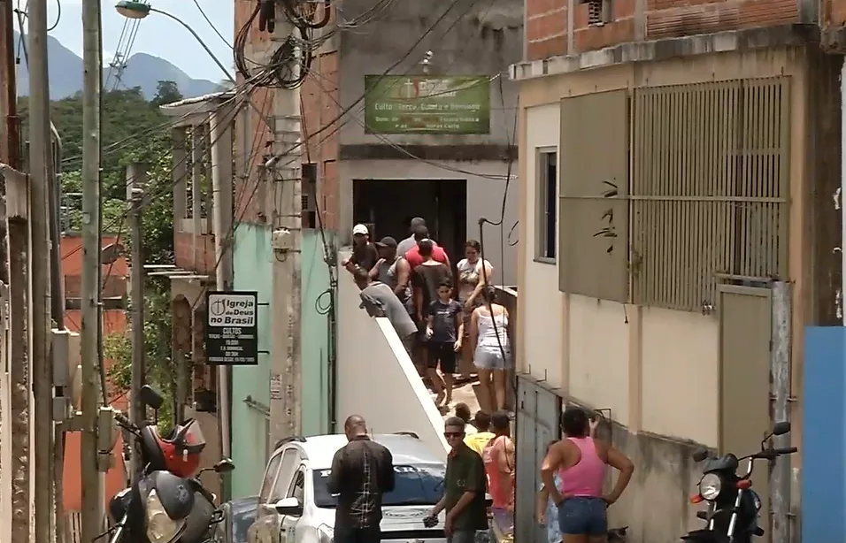 Jovem encontrado morto por pescadores é velado em Cariacica