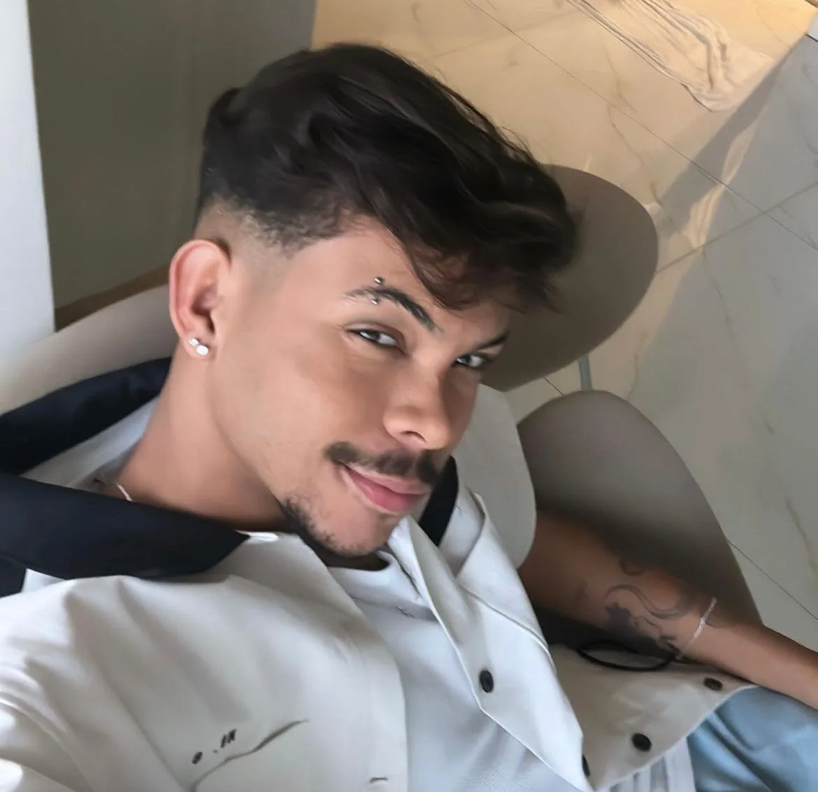 Ex-cantor gospel Jessé Aguiar se assume gay: "Tenho orgulho"