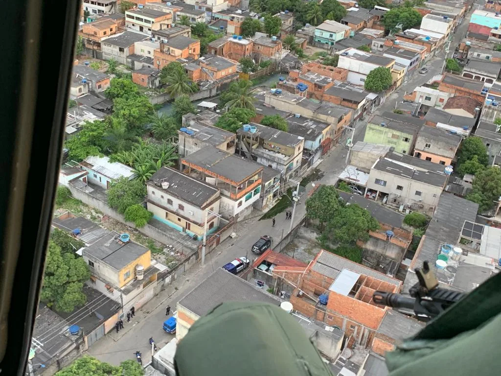 Ação policial prende suspeitos de homicídios e tráfico de drogas em Vila Velha