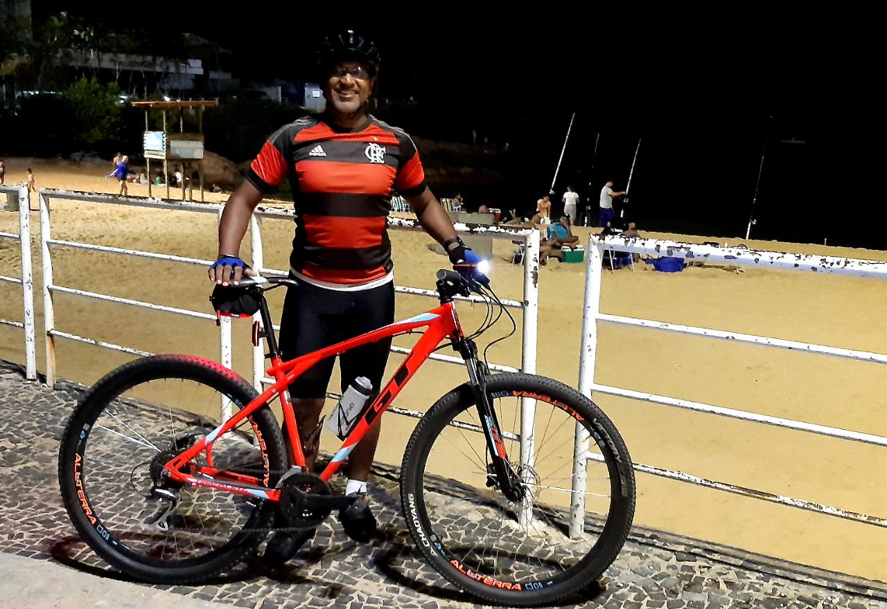 Capixaba sairá de Vila Velha de bike com destino à sede do Flamengo