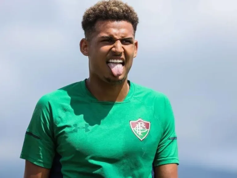 Felippe Cardoso testa positivo para covid-19 e desfalca o Fluminense no clássico