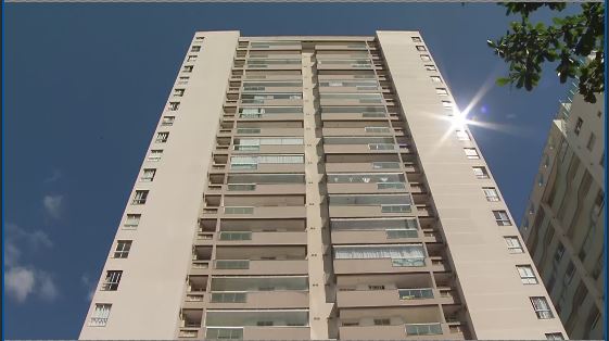 VÍDEO | Cozinha de apartamento pega fogo e assusta moradores em Vila Velha