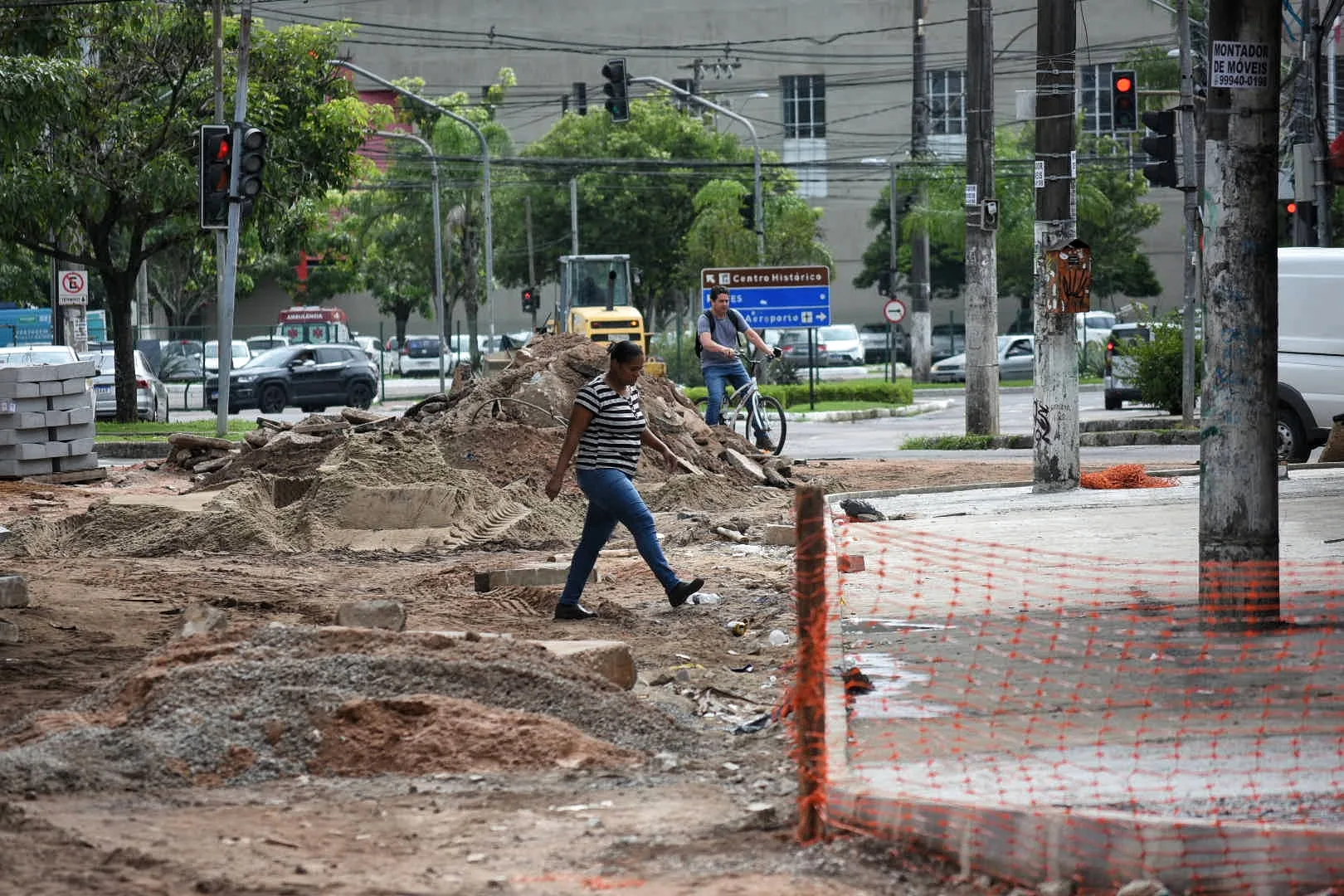 Para evitar acidentes, obra na Rua da Lama terá corredor para pedestres