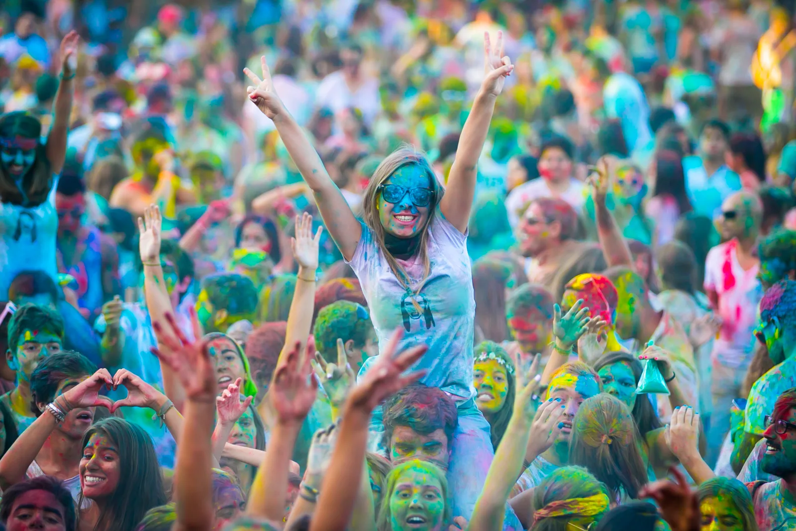 Mudança no trânsito e ônibus extras para Happy Holi em Vitória