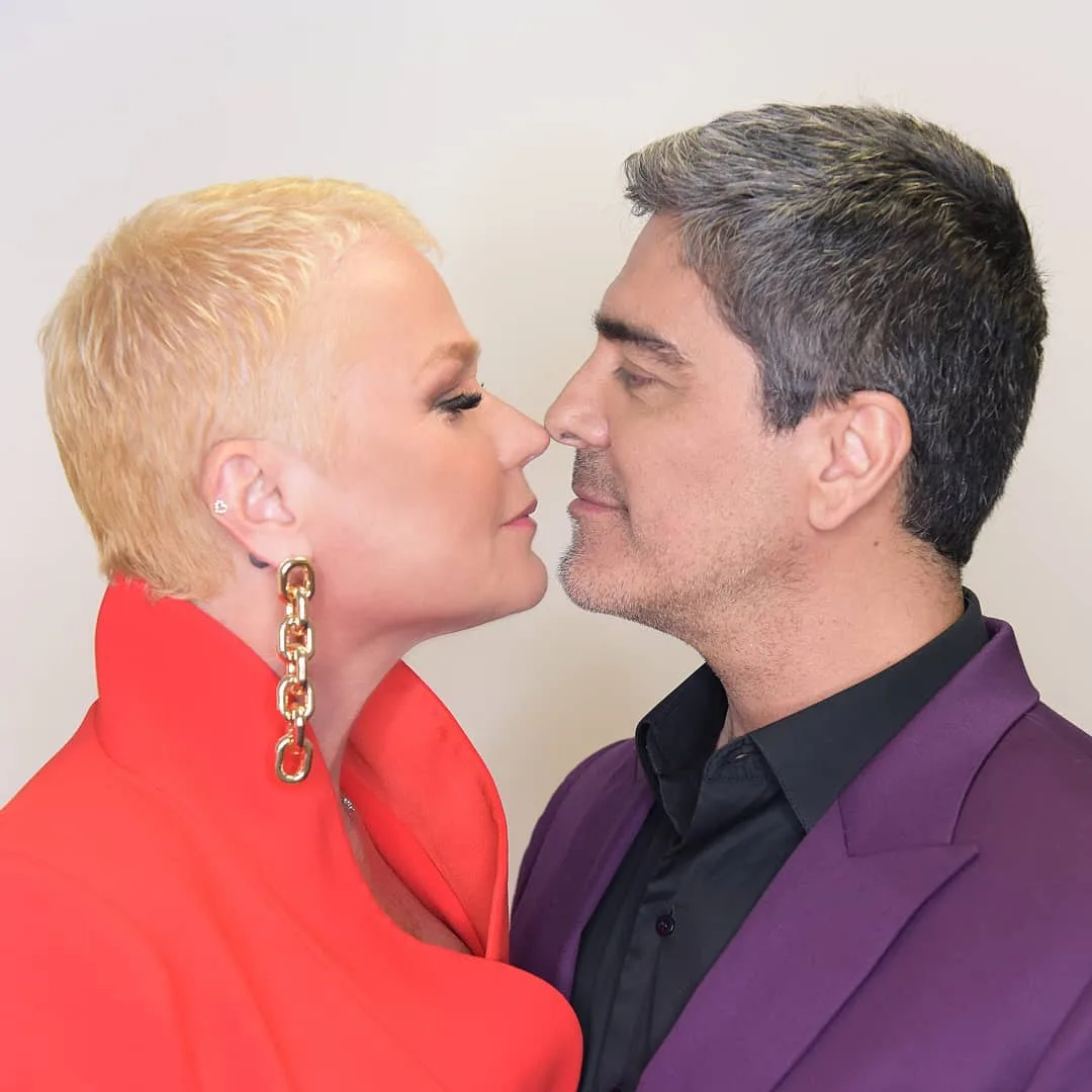 Com planos para segunda lua de mel com Xuxa, Junno Andrade revela segredo do casamento feliz