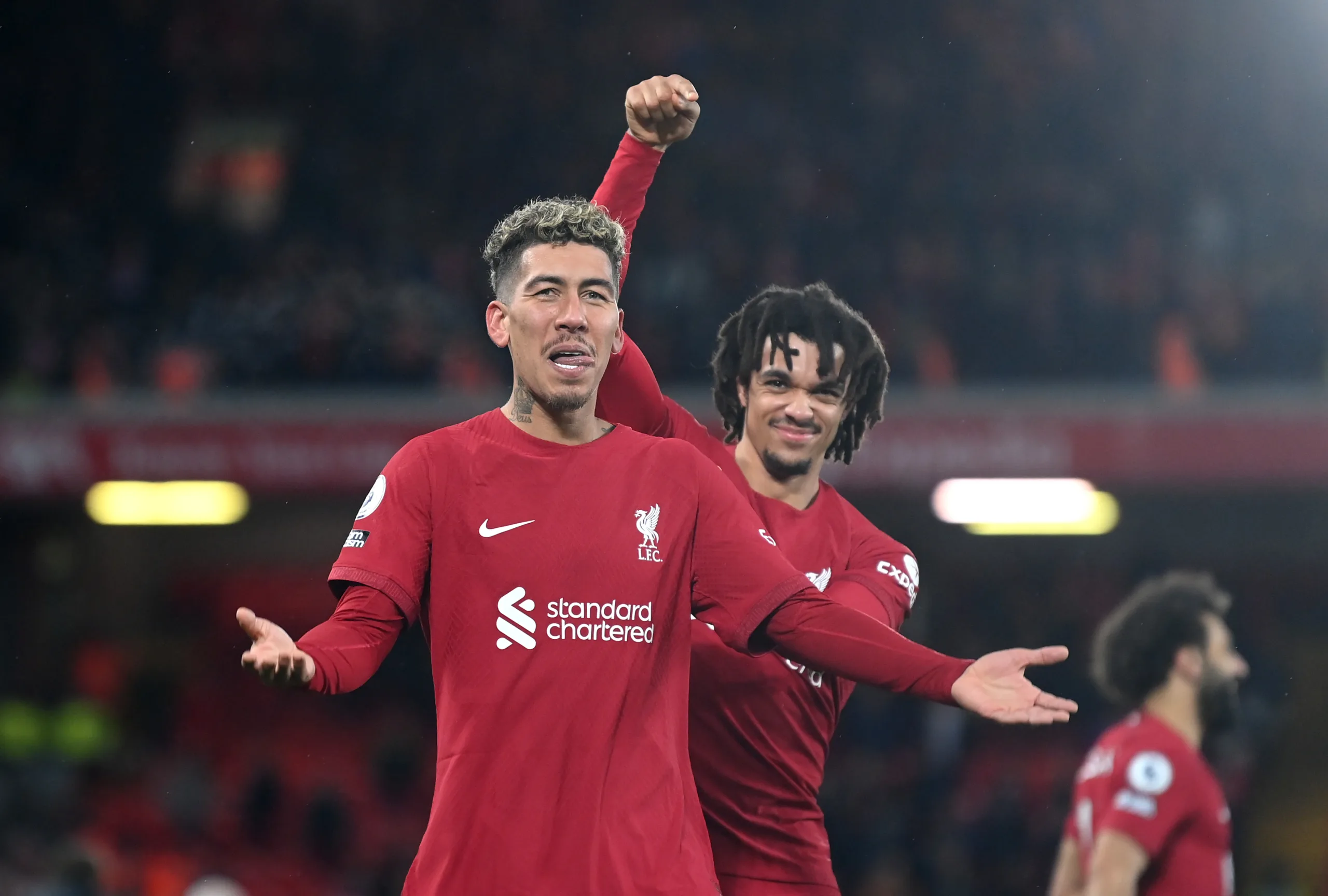 Roberto Firmino acerta com o Barcelona para próxima temporada, diz jornal inglês