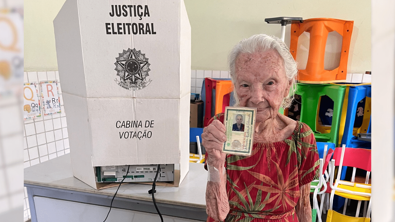 Yolanda Dutra de Almeida. 96 anos, foi votar em Cariacica