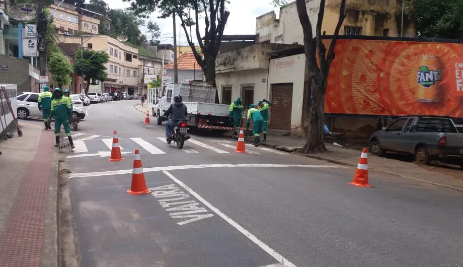 Limpeza de bueiros é intensificada em Cachoeiro para evitar alagamentos