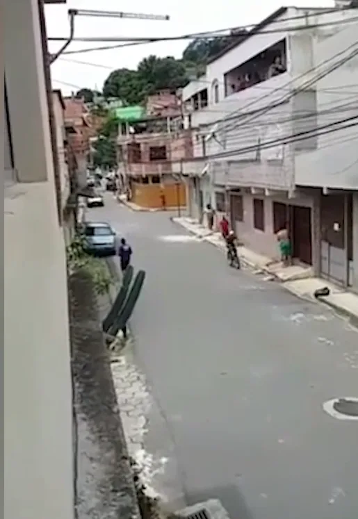 VÍDEO | Tiroteio é registrado por moradores na Grande São Pedro