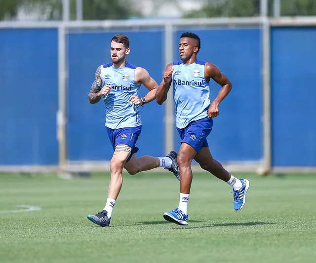 RS – FUTEBOL/TREINO GREMIO – ESPORTES – Jogadores do Gremio realizam treino durante a tarde desta terca-feira, na preparação para o Campeonato Brasileiro 2019. FOTO: LUCAS UEBEL/GREMIO FBPA
