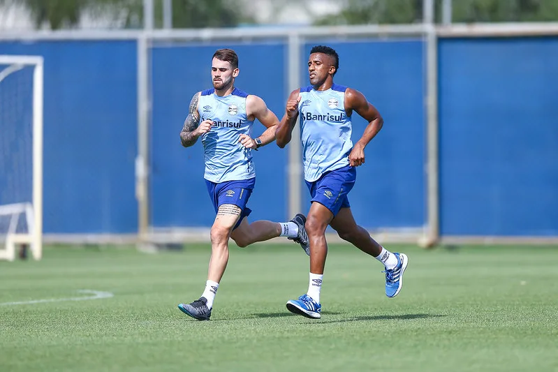 RS – FUTEBOL/TREINO GREMIO – ESPORTES – Jogadores do Gremio realizam treino durante a tarde desta terca-feira, na preparação para o Campeonato Brasileiro 2019. FOTO: LUCAS UEBEL/GREMIO FBPA