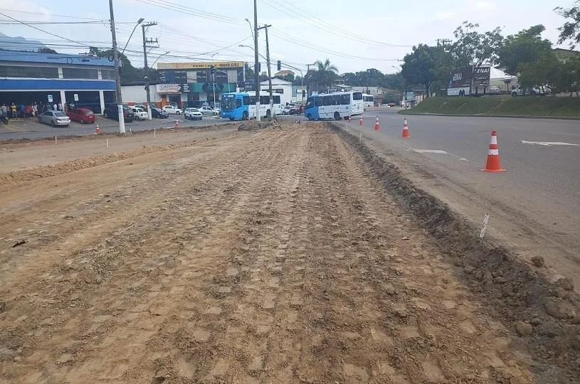 Construção de nova ciclovia é iniciada em avenida da Serra