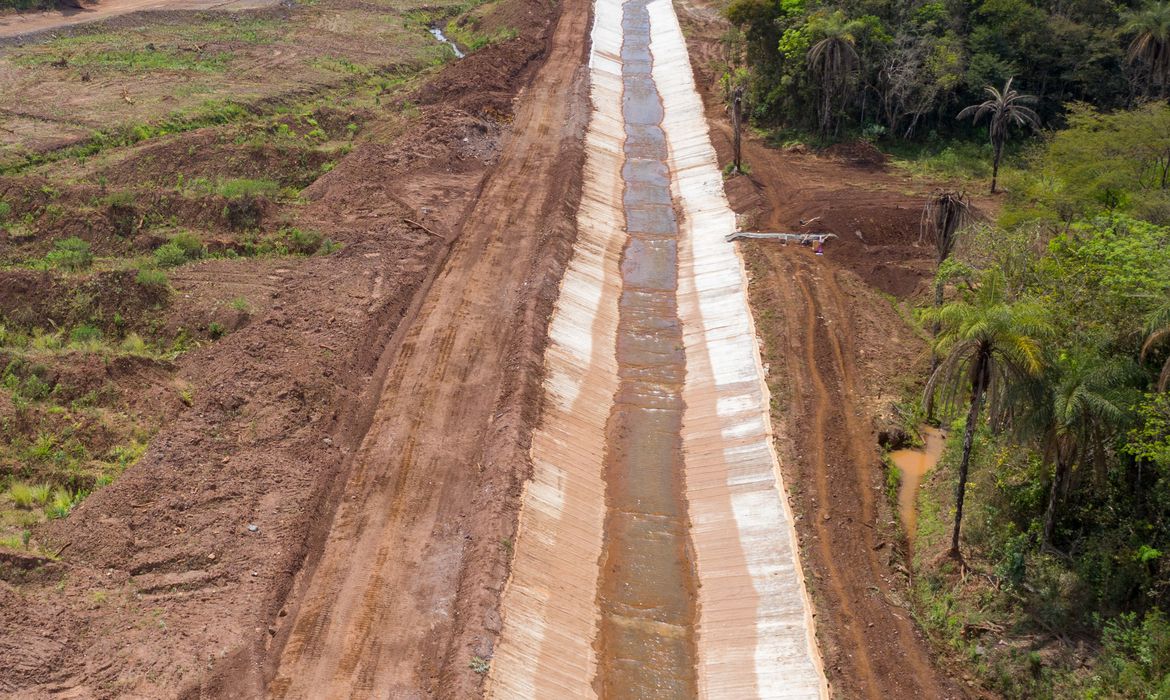 Bombeiros retomam buscas por desaparecidos da tragédia de Brumadinho