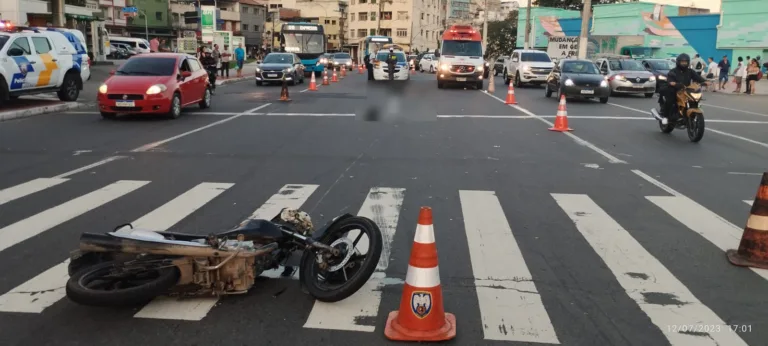 Mãe morre em acidente de moto após ver filho internado em hospital em Vitória