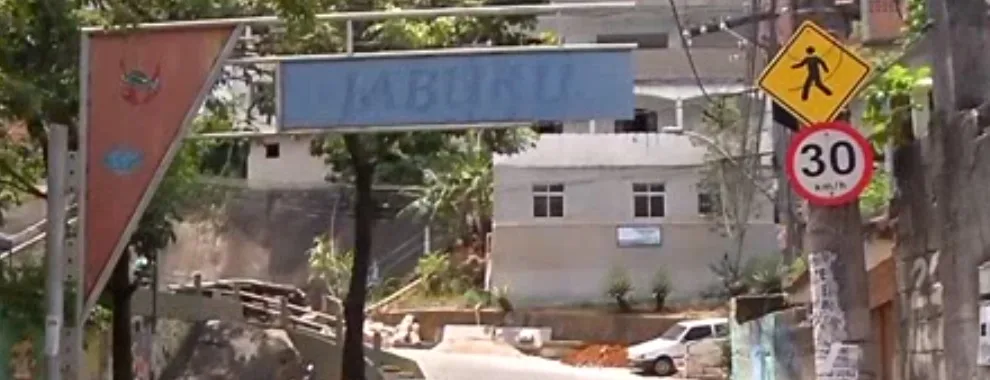 Bandidos trocam tiros com policias no Morro do Jaburu, em Vitória