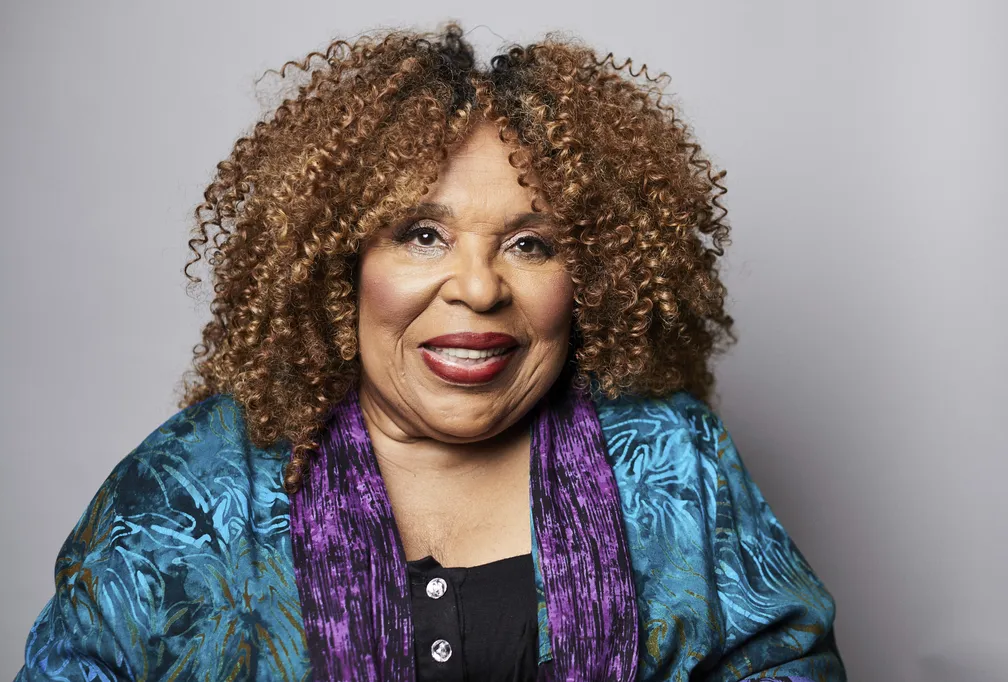 Cantora Roberta Flack anuncia diagnóstico de esclerose lateral amiotrófica: "Impossível cantar'