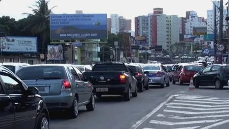 Motoristas enfrentam congestionamento no primeiro dia da volta do pedágio da 3ª Ponte