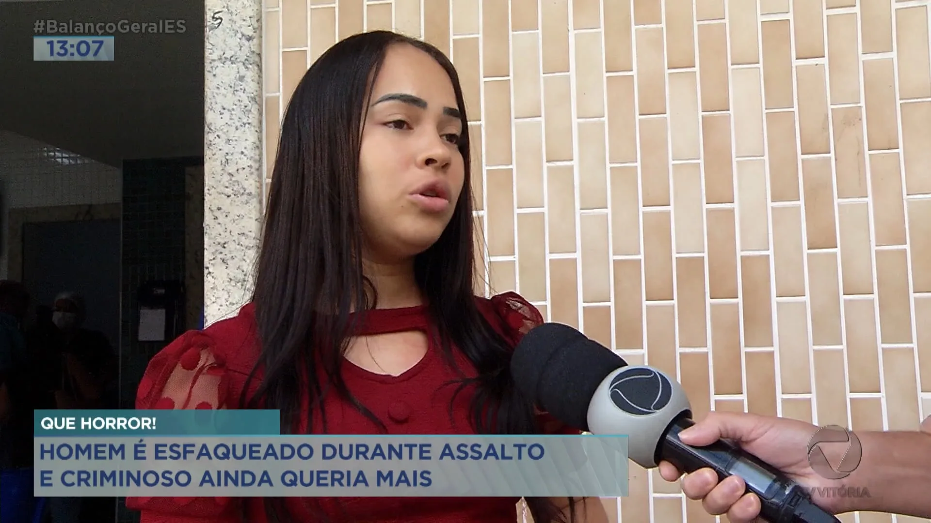 Homem é esfaqueado durante assalto e criminoso ainda queria mais