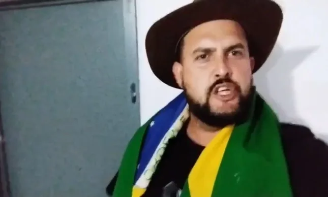 Zé trovão agora diz que não se entrega e desassocia Bolsonaro de caminhoneiros