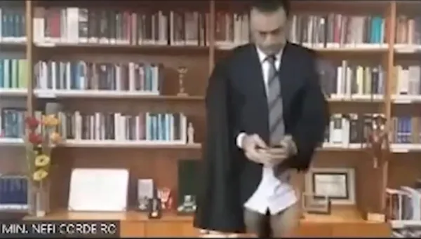 Ministro do STJ aparece de cueca em sessão virtual da corte