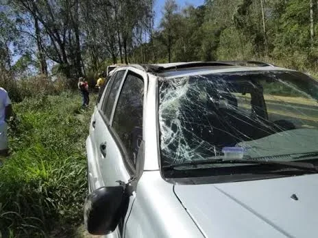 Milho na pista provoca acidente em Marechal Floriano