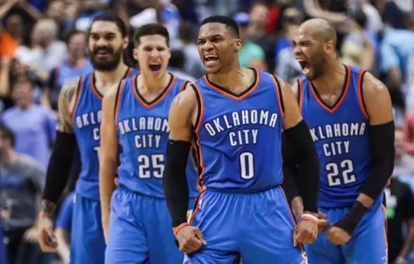 Westbrook faz 47 pontos, mas Rockets vence, elimina Thunder e avança na NBA