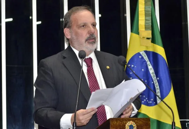 Em discurso na tribuna do Senado, senador Armando Monteiro (PTB-PE)